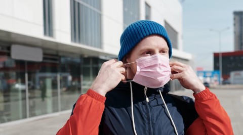 Európában elsőként a Briteknél törlik el az összes covid-szabályt: nem kell maszk, karantén sem lesz