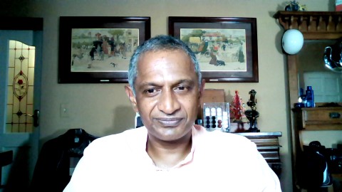 A világ népességének csökkentése anélkül, hogy bárki gyanút fogna, hogy mérgezik őket?