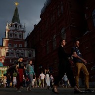 Az orosz lakosság nemhogy a szankciók, de a globális áremelkedés hatásait sem érzékeli.