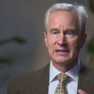 Dr. Peter McCullough-t fokozatosan megfosztják orvosi megbízólevelétől
